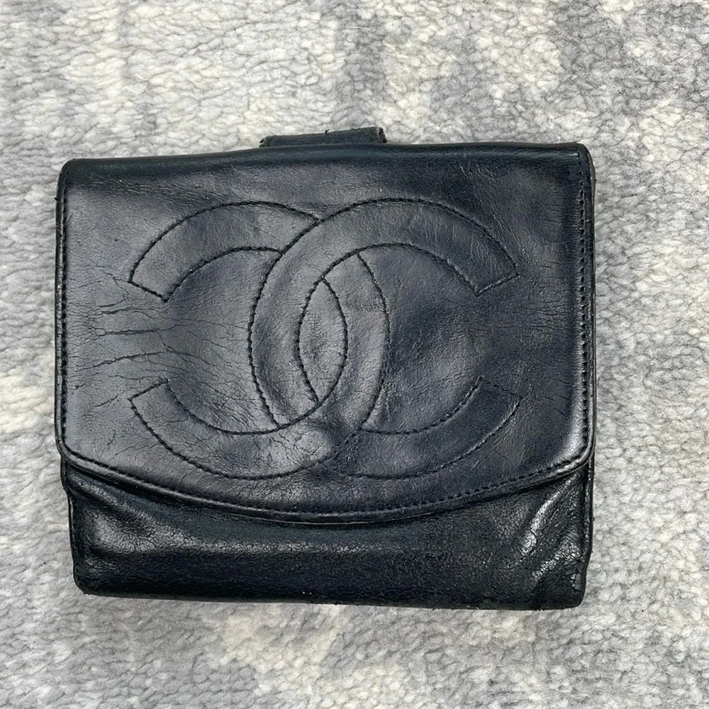 Chanel Caviar Skin Black Leather CC Bifold Compact Wallet Luxury Designer